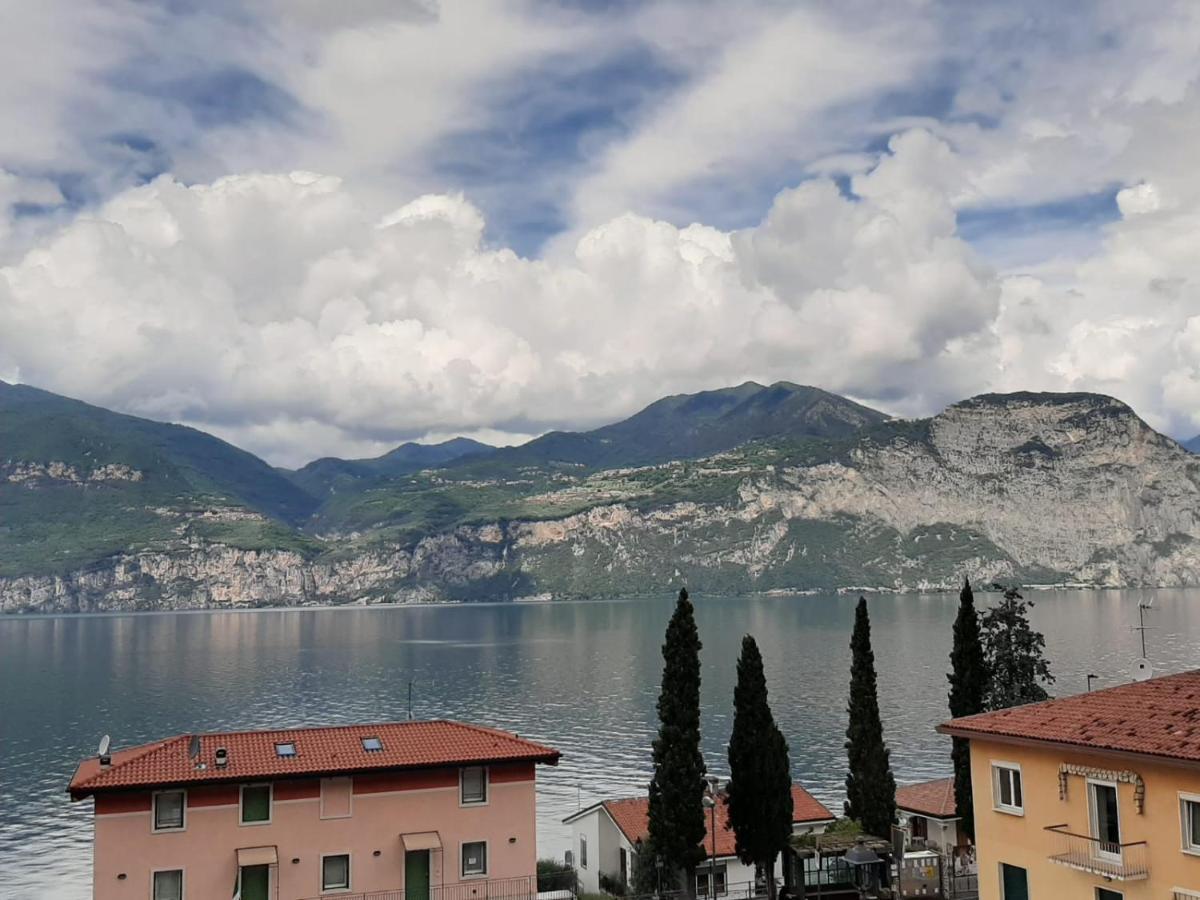 Bmp Apartment Deluxe 1 Jacuzzi Riscaldata Privata Vista Lago Di Garda Brenzone sul Garda Exteriör bild