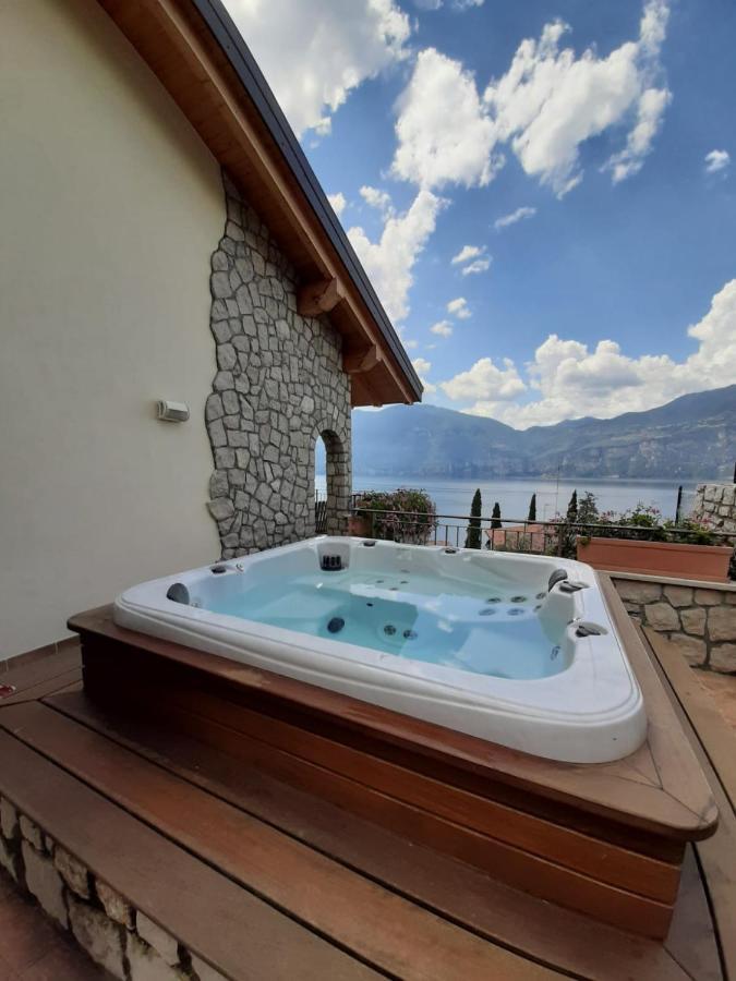 Bmp Apartment Deluxe 1 Jacuzzi Riscaldata Privata Vista Lago Di Garda Brenzone sul Garda Exteriör bild