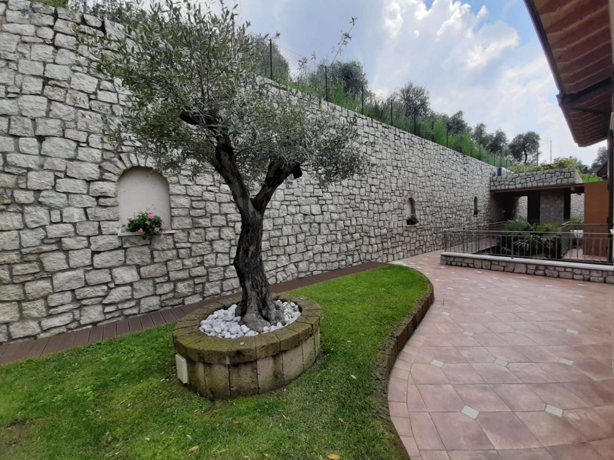Bmp Apartment Deluxe 1 Jacuzzi Riscaldata Privata Vista Lago Di Garda Brenzone sul Garda Exteriör bild